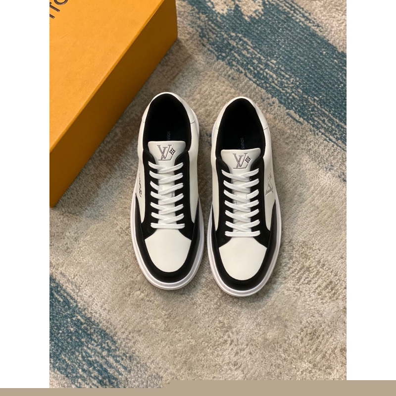 l**is V*t*n sneakers
